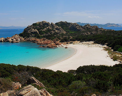 Meravigliosa spiaggia rosa della Sardegna