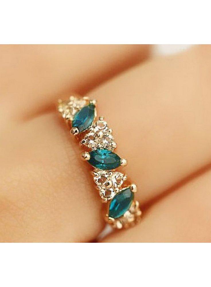 Anello con pietre di colore smeraldo - omaggio con 80 euro di spesa